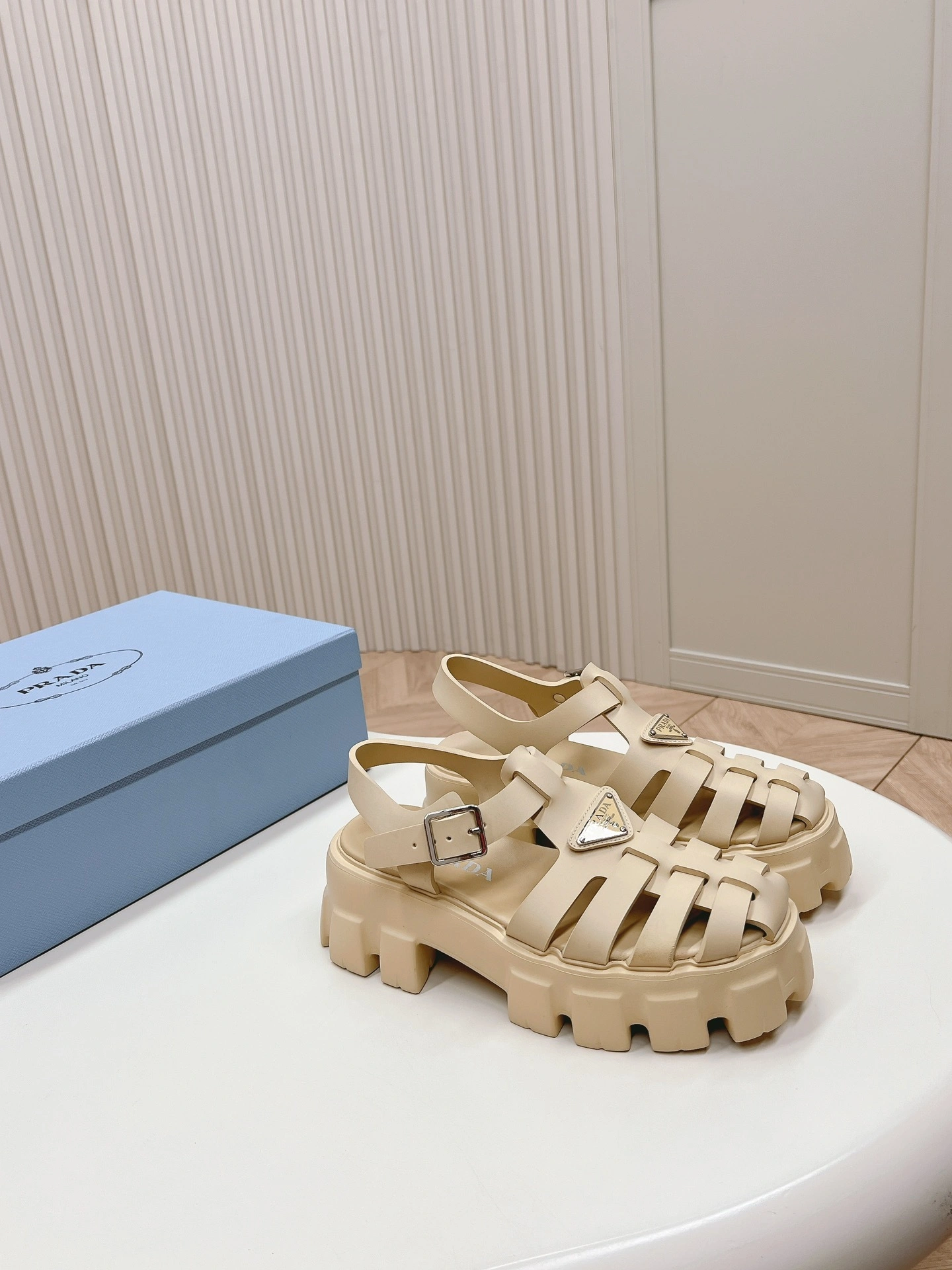 COCO--- Pr141 1X853M_3LKK_F0482_F_DD55 1X853M_3LKK_F0482_F_055 Thick soles：5.5cm item:D-X062E2008W